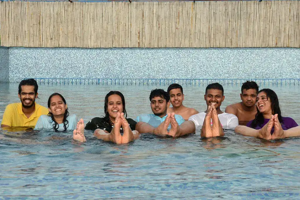 Family Pool at Mojoland 1